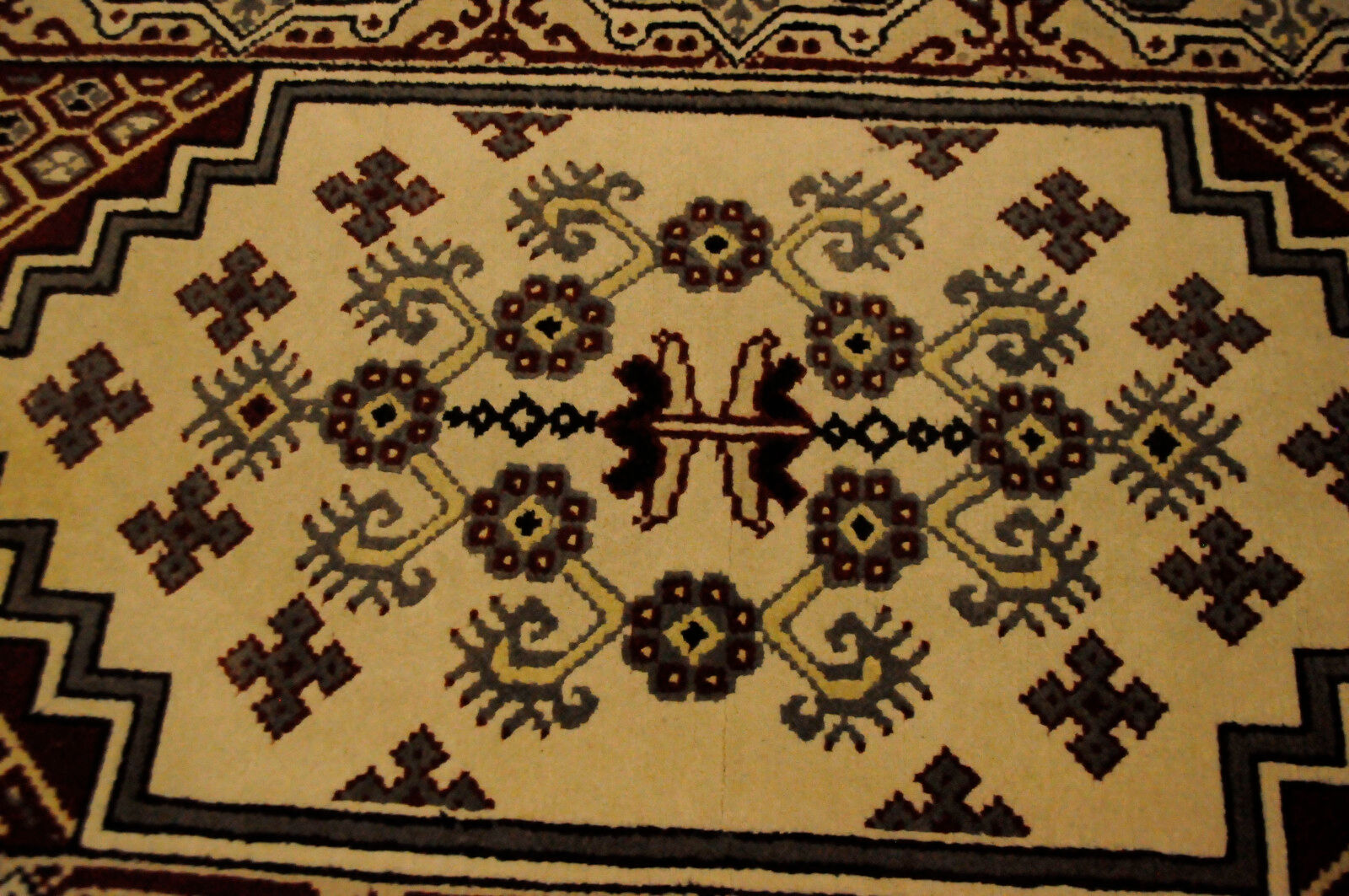 Hand-woven Tunisian carpet 200x100cm