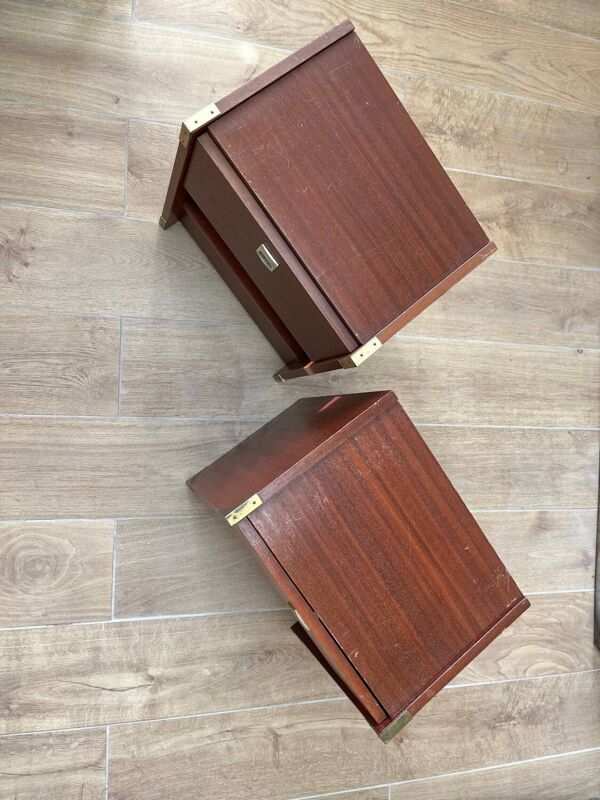 Tables de chevet style bateau