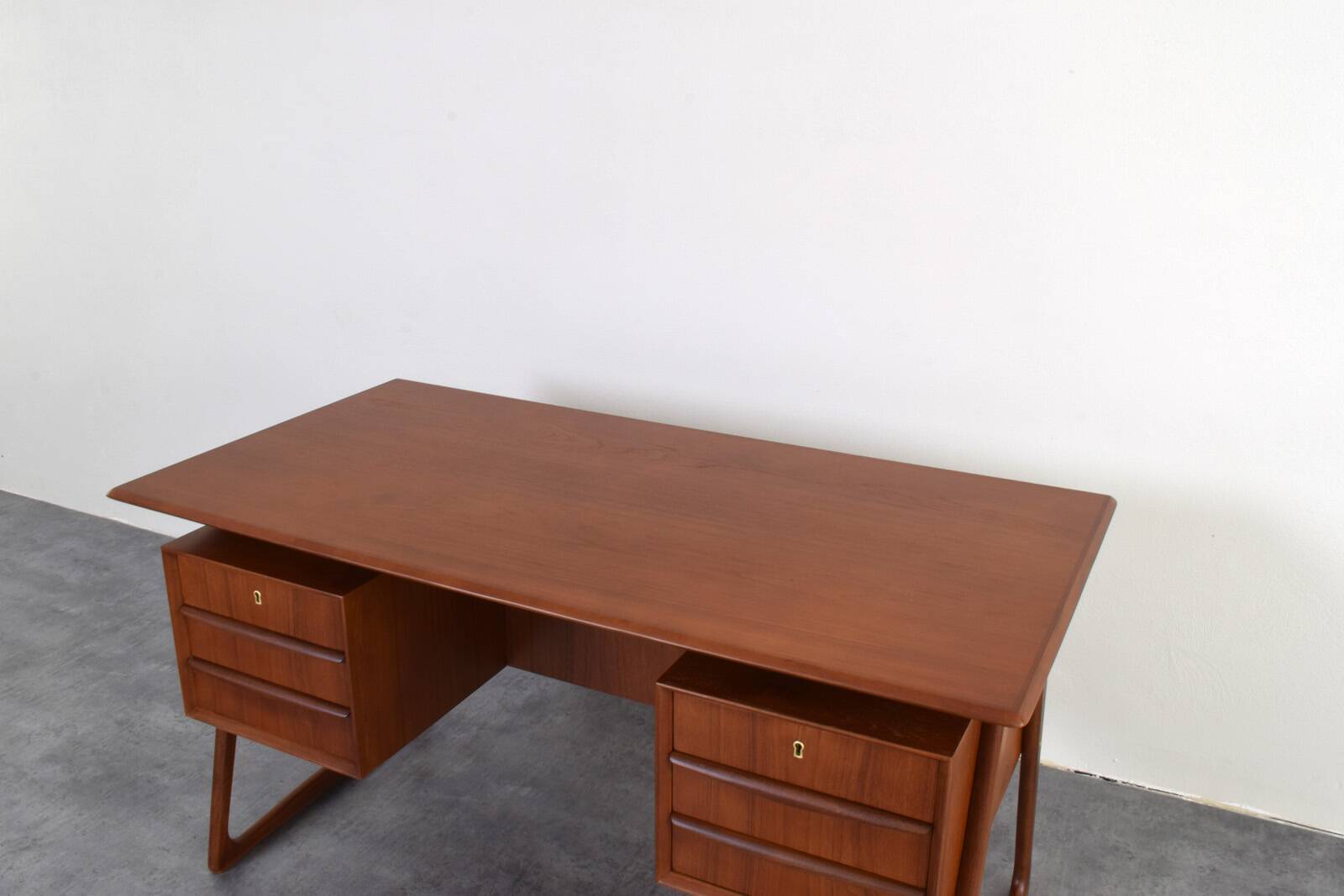 Mid-Century Danish Teak Executive Desk by Svend Åge Madsen for H.P. Hansen,