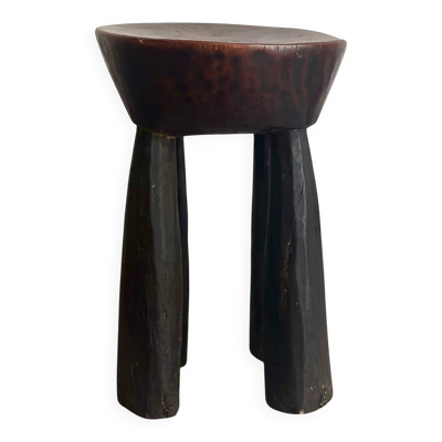 Tabouret tripode en bois sculpté, art sénoufo