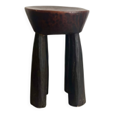 Tabouret tripode en bois sculpté, art sénoufo