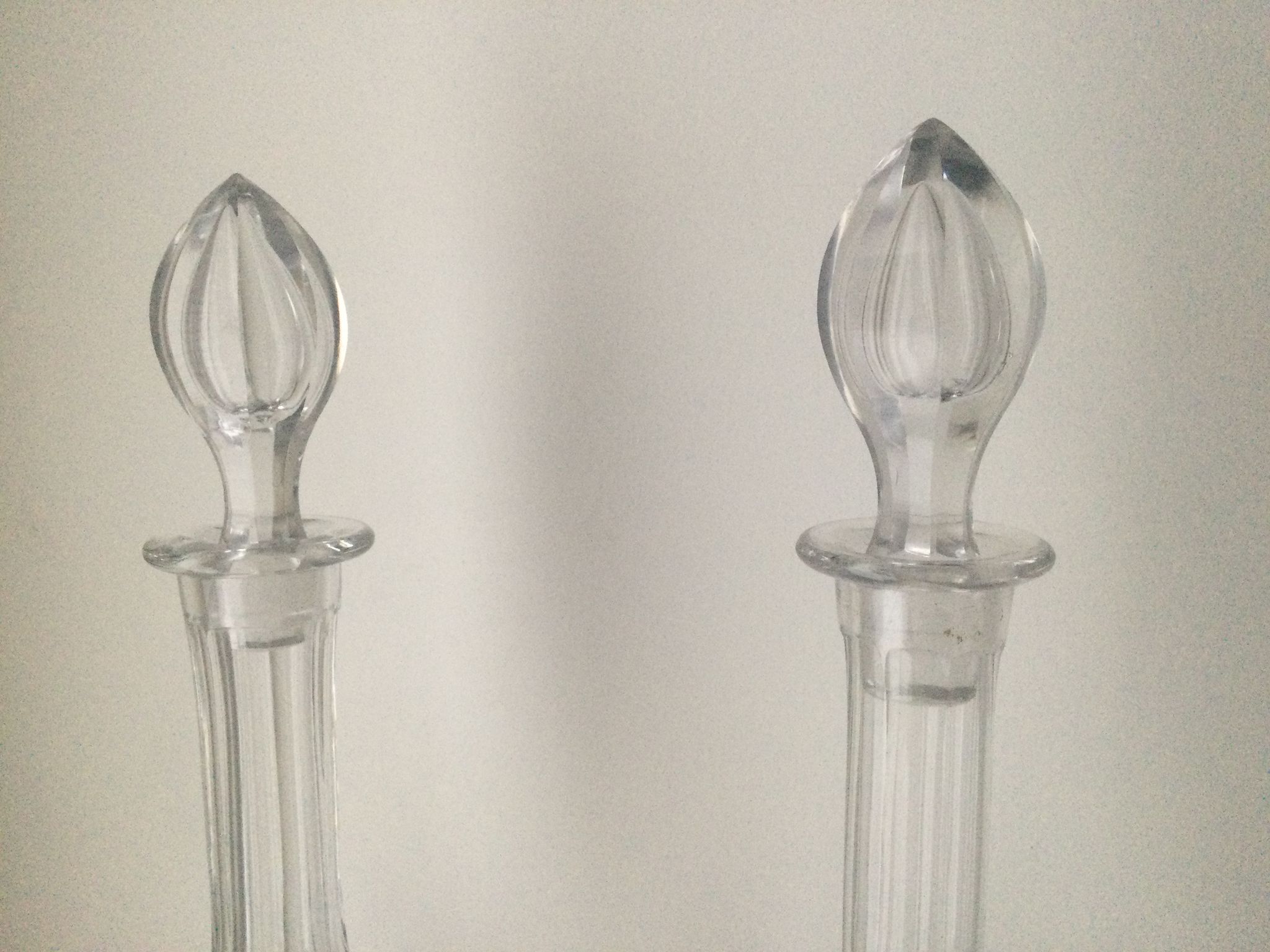 Paire de carafes en cristal vintage