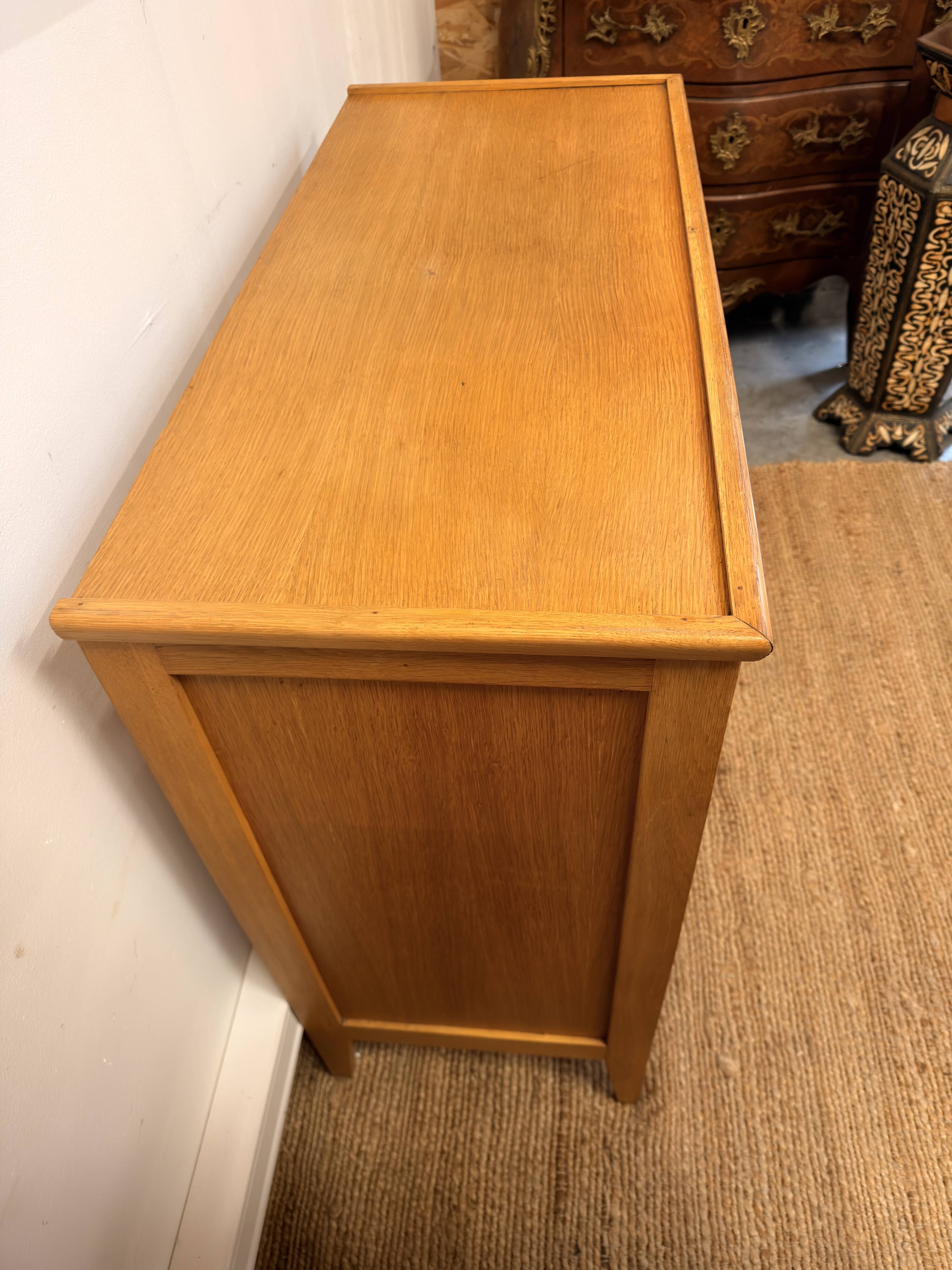 Commode pieds compas, années 50