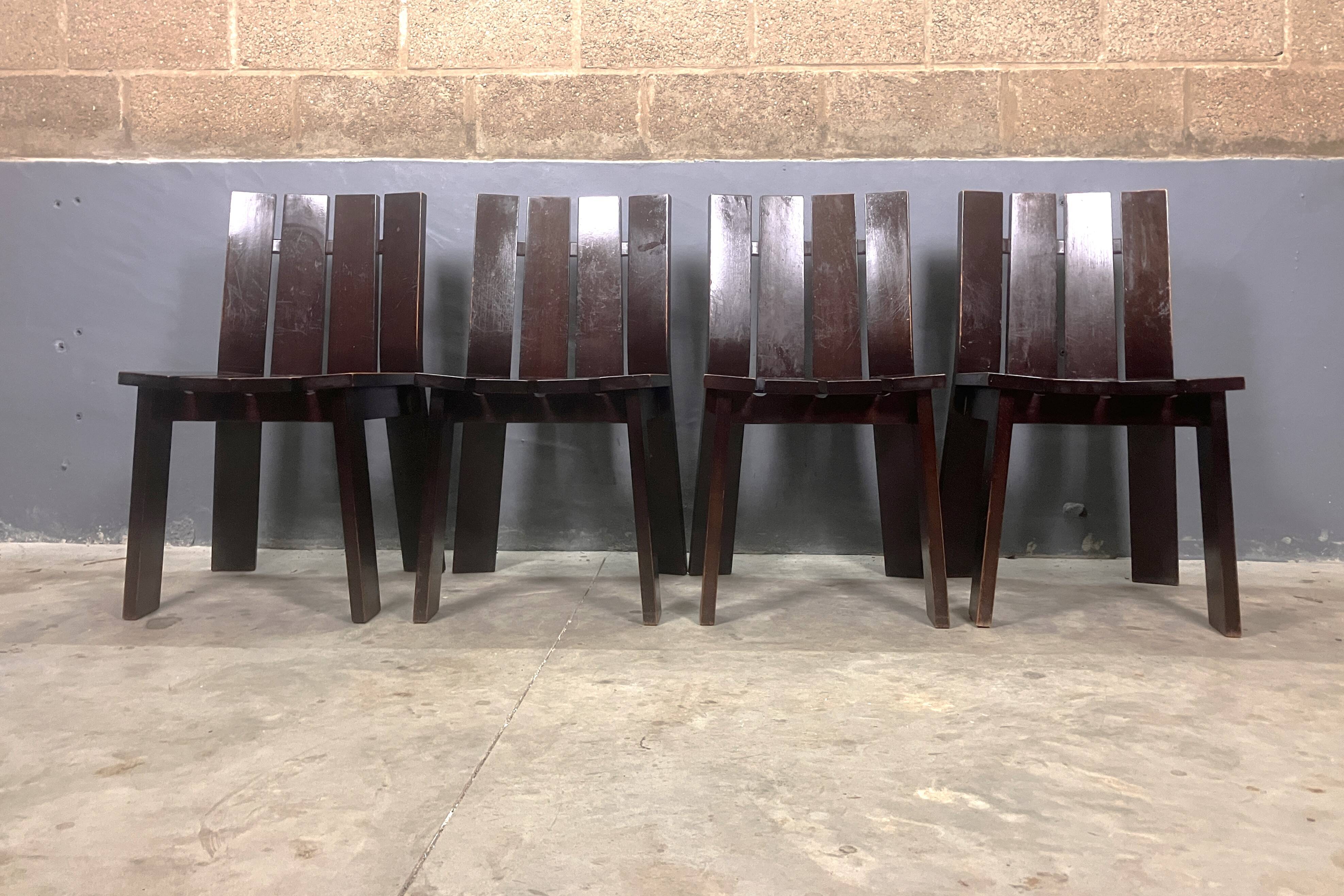 Chaises de salle à manger brutalistes et modernistes des années 70 en bois marron architectural