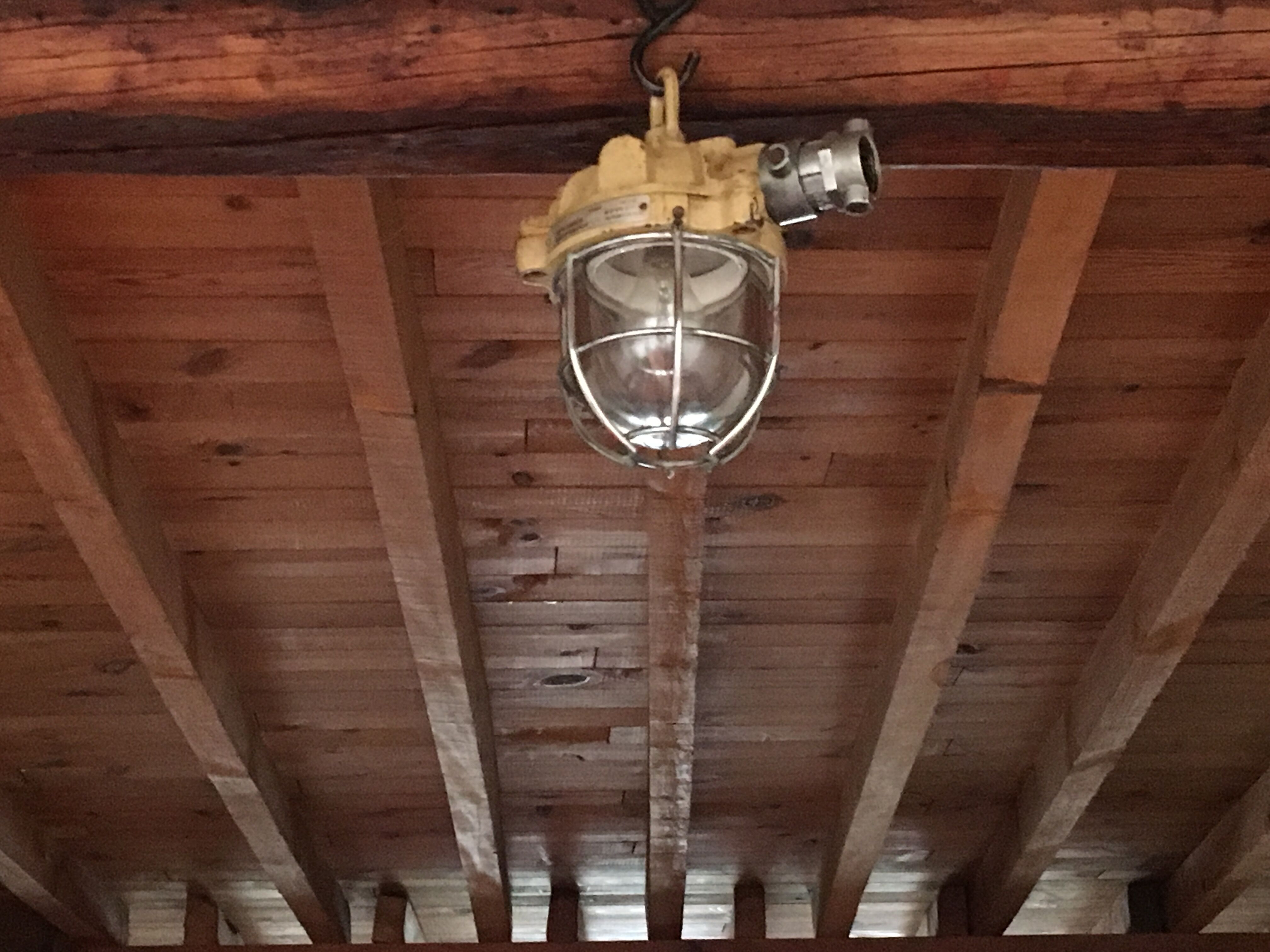 Suspension industrial explosion mapelec