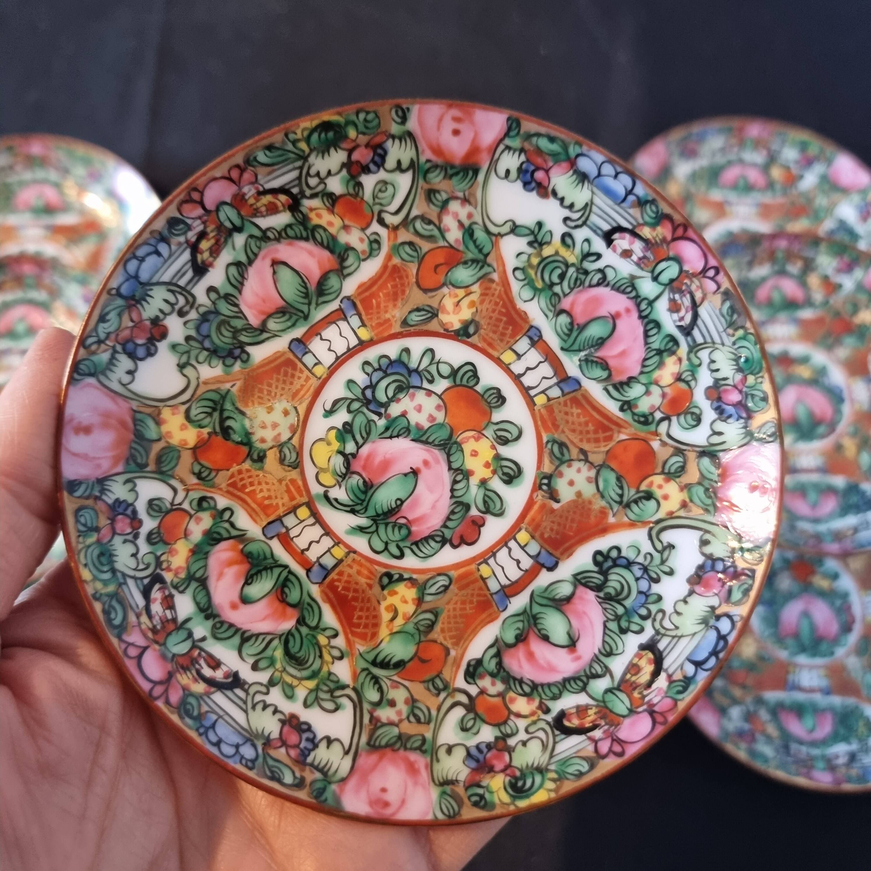 Set of 9 Macau porcelain bread or pasta plates, hand-painted