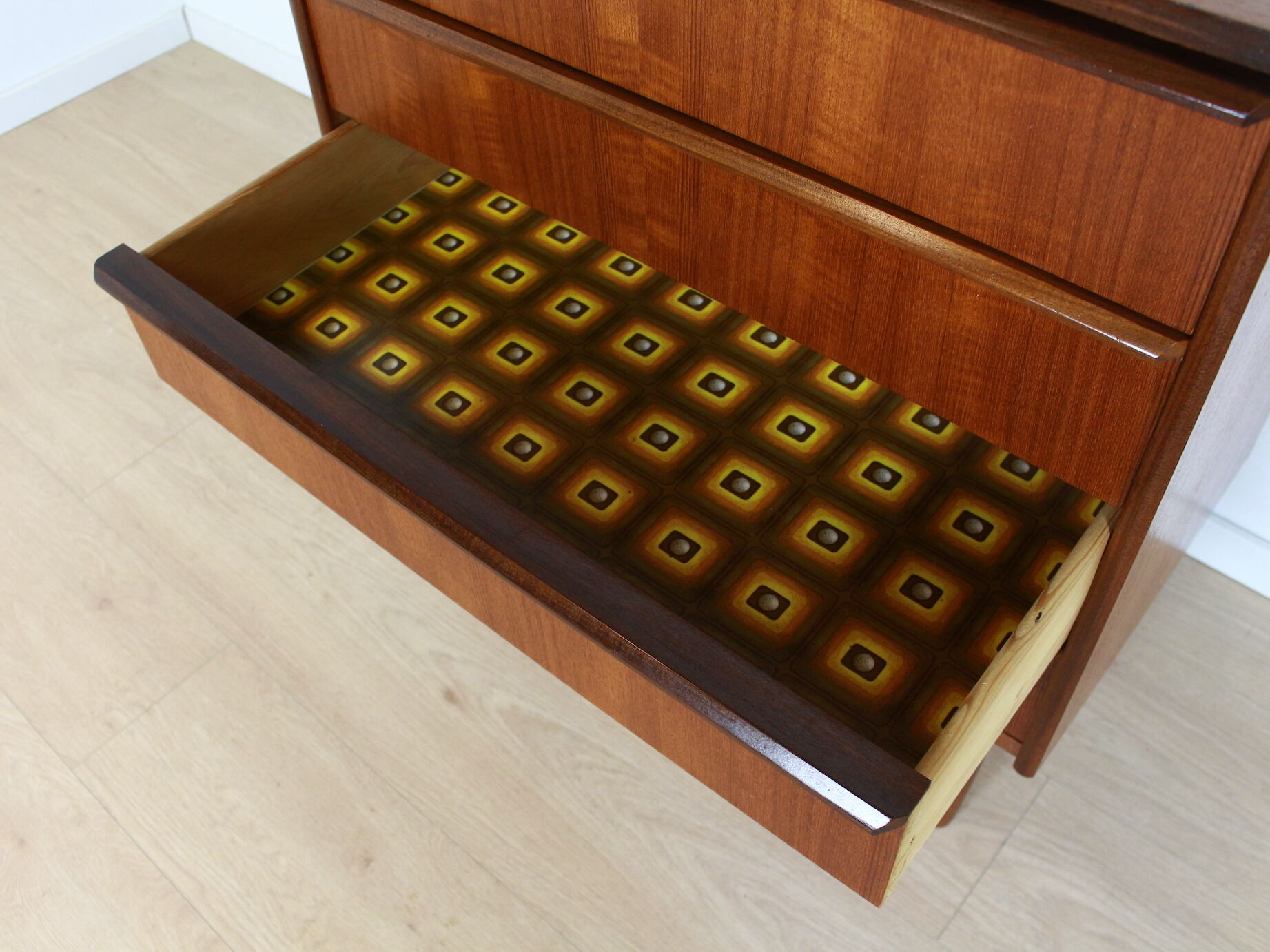 vintage chest of drawers