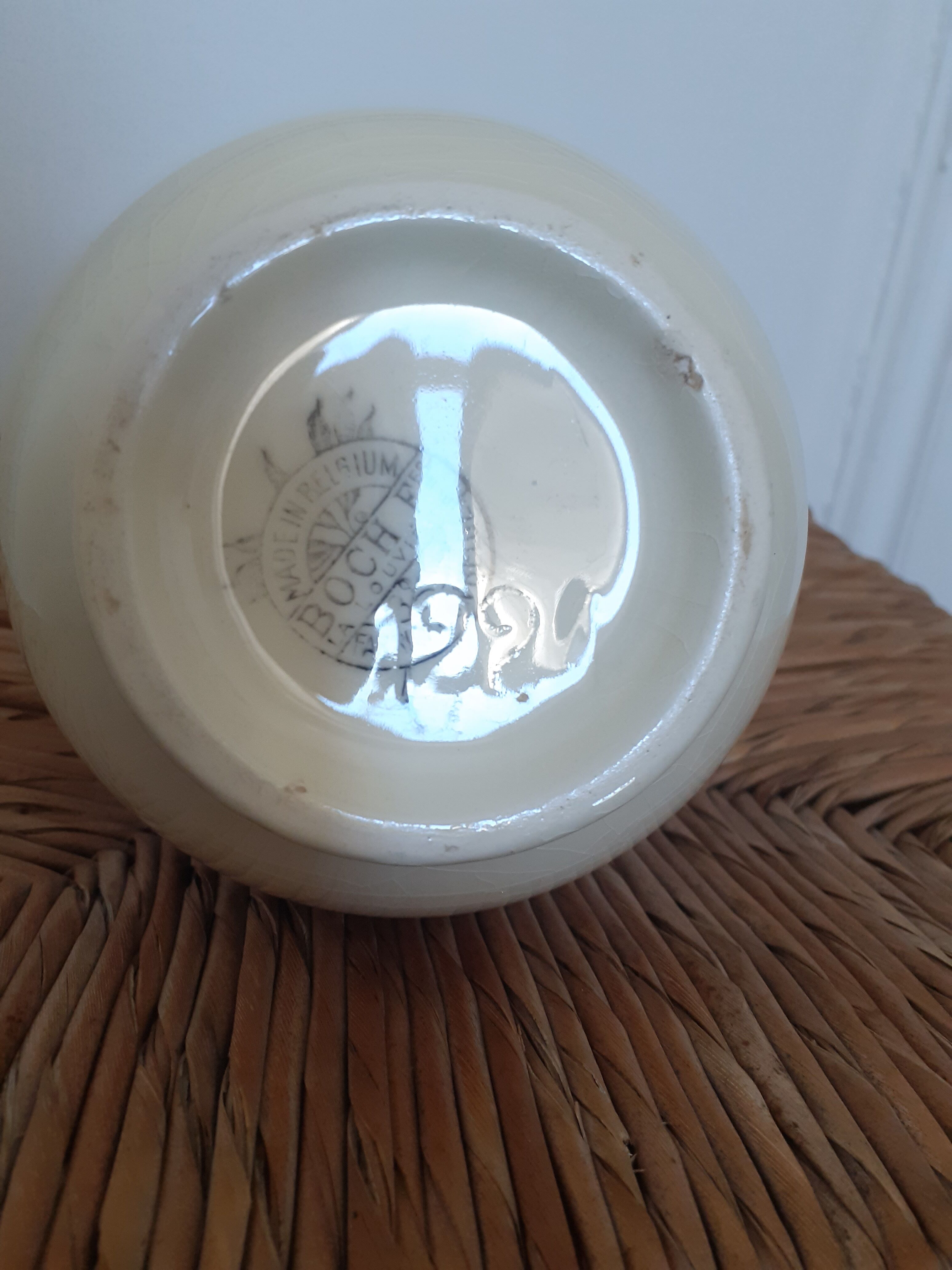 Vase Catteau earthenware cream with squirrels