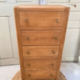 Vintage chest of drawers in light wood – natural elegance