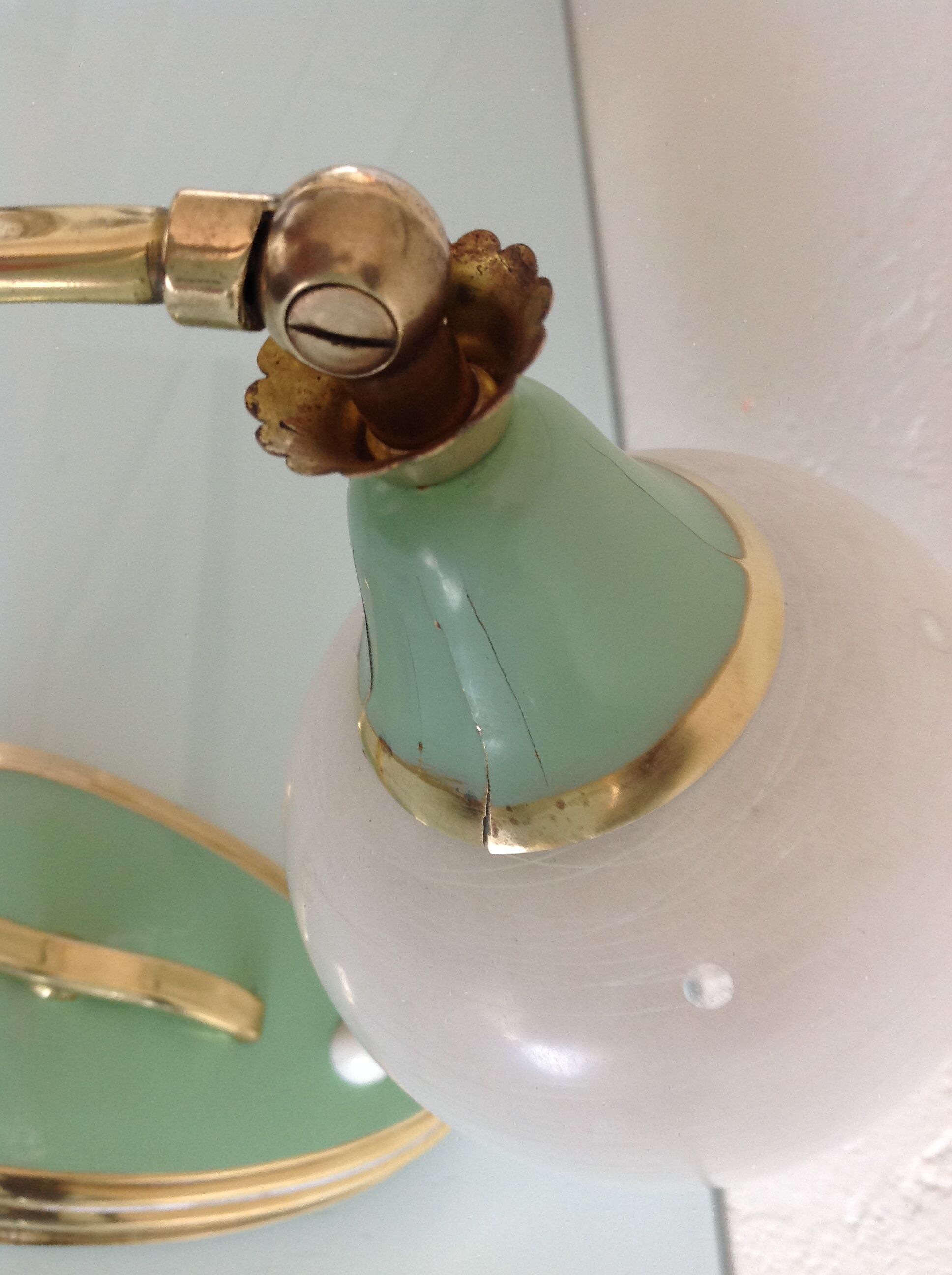 Bedside lamp brass and opaline / vintage 50s-60s