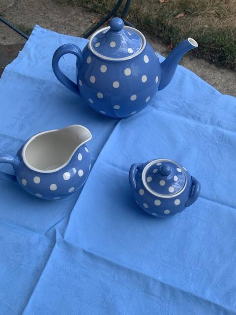 Lavender blue earthenware tea service with white polka dots from Digoin Sarreguemines.