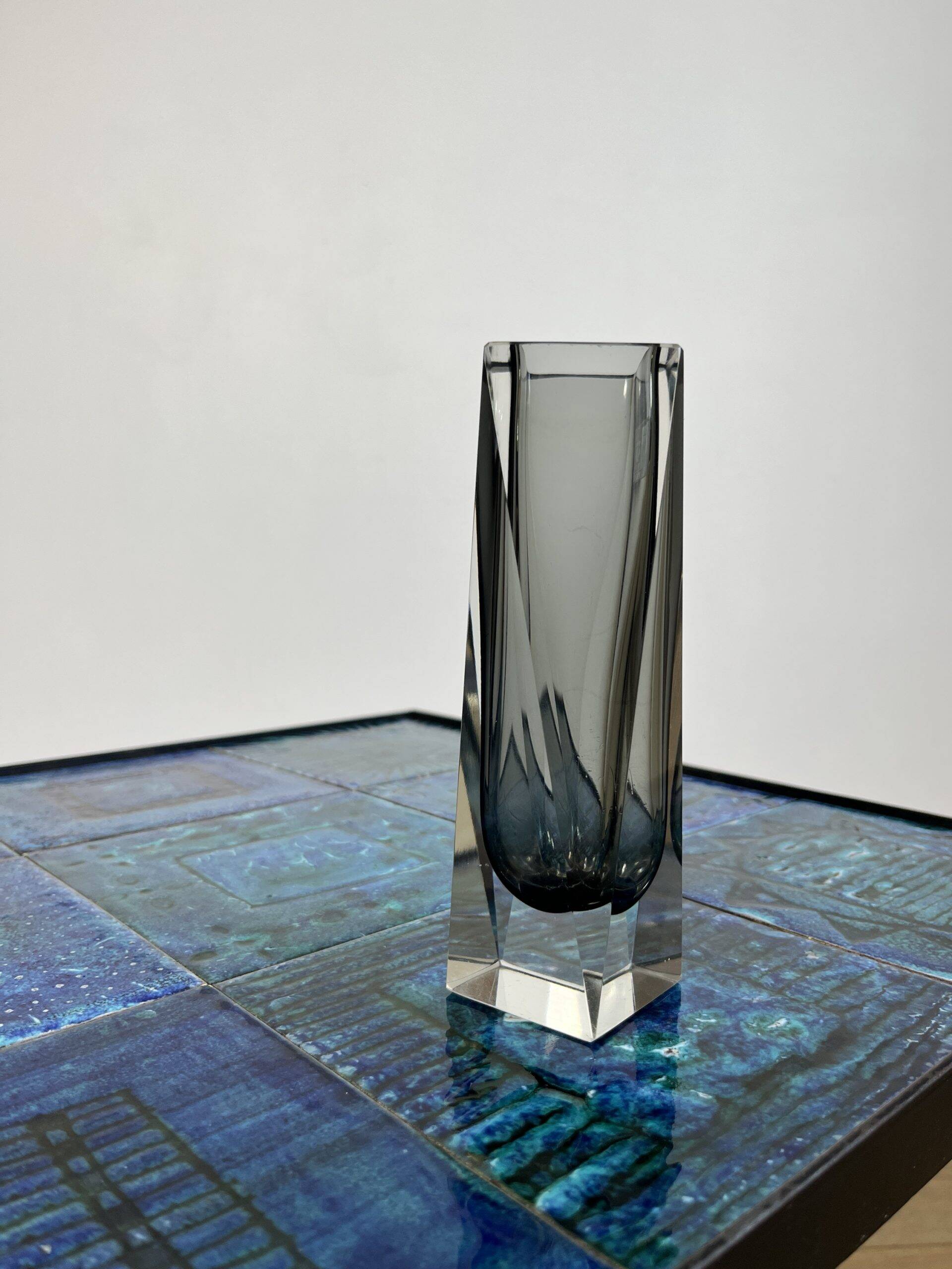 Sommerso vase by Alessandro Mandruzzato in Murano Italy 1970