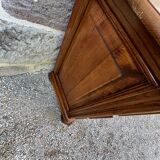 Oak chest of drawers