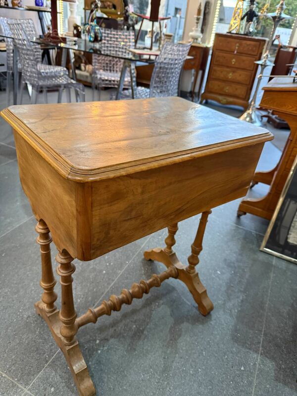 Table de salon / travailleuse ancienne en bois – XIXe siècle