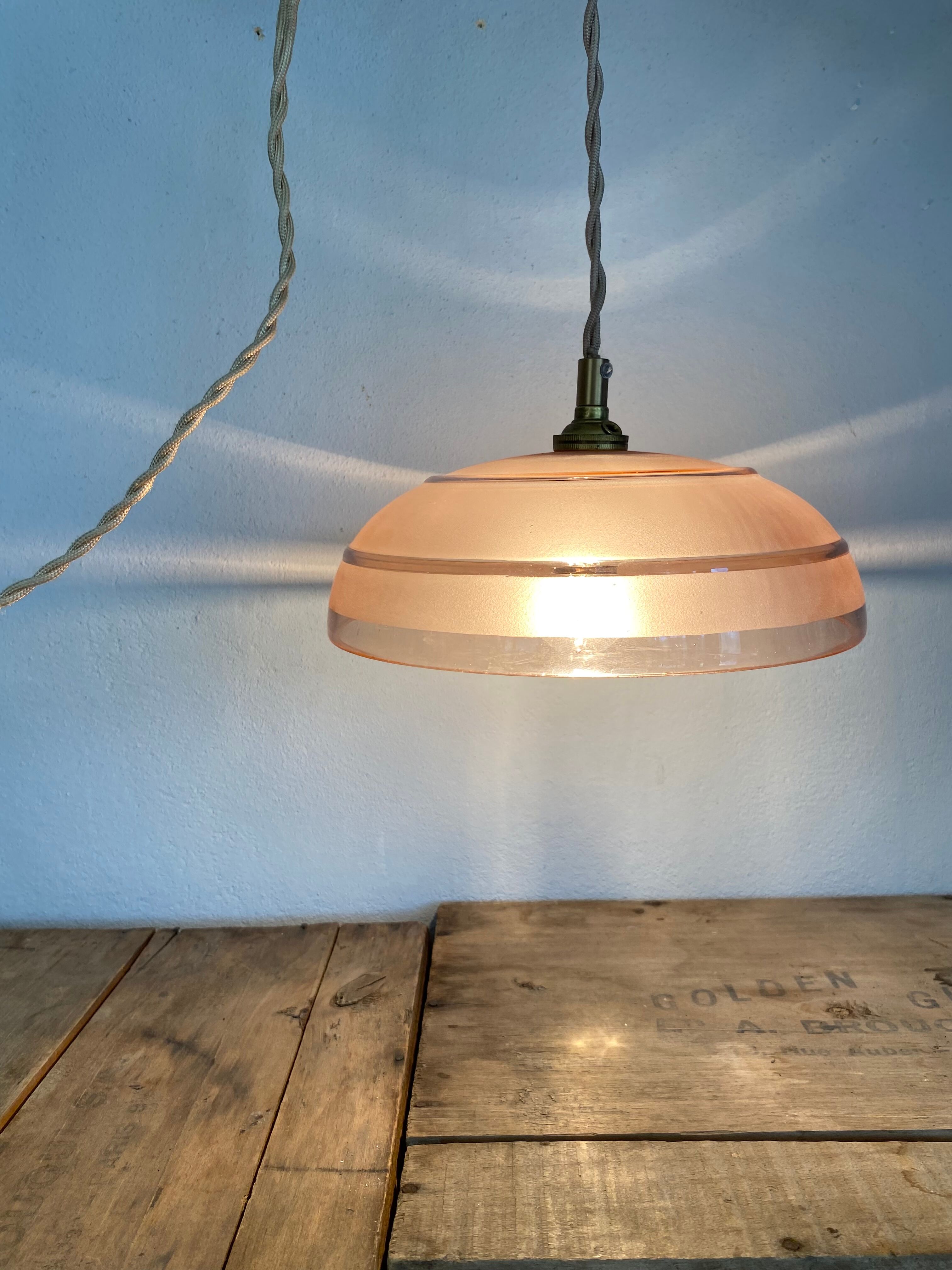 Pink glass suspension, fabric cable, ceramic ceiling lamp