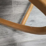 Chaise berçante de Ton