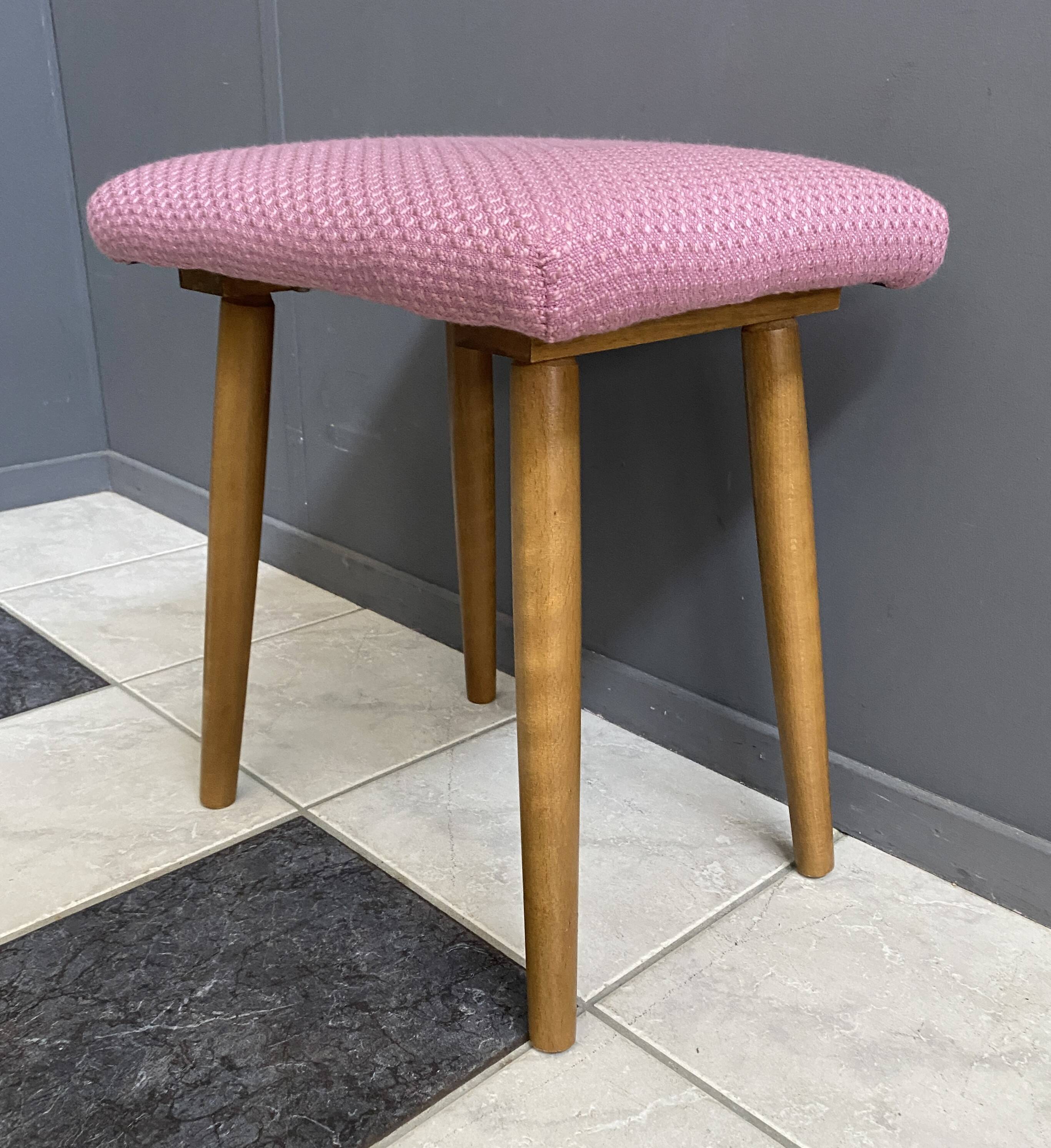 Tabouret rose années 1960