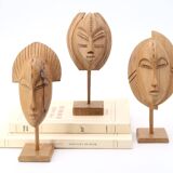 Six masques Africains soclés à poser en bois, années 70