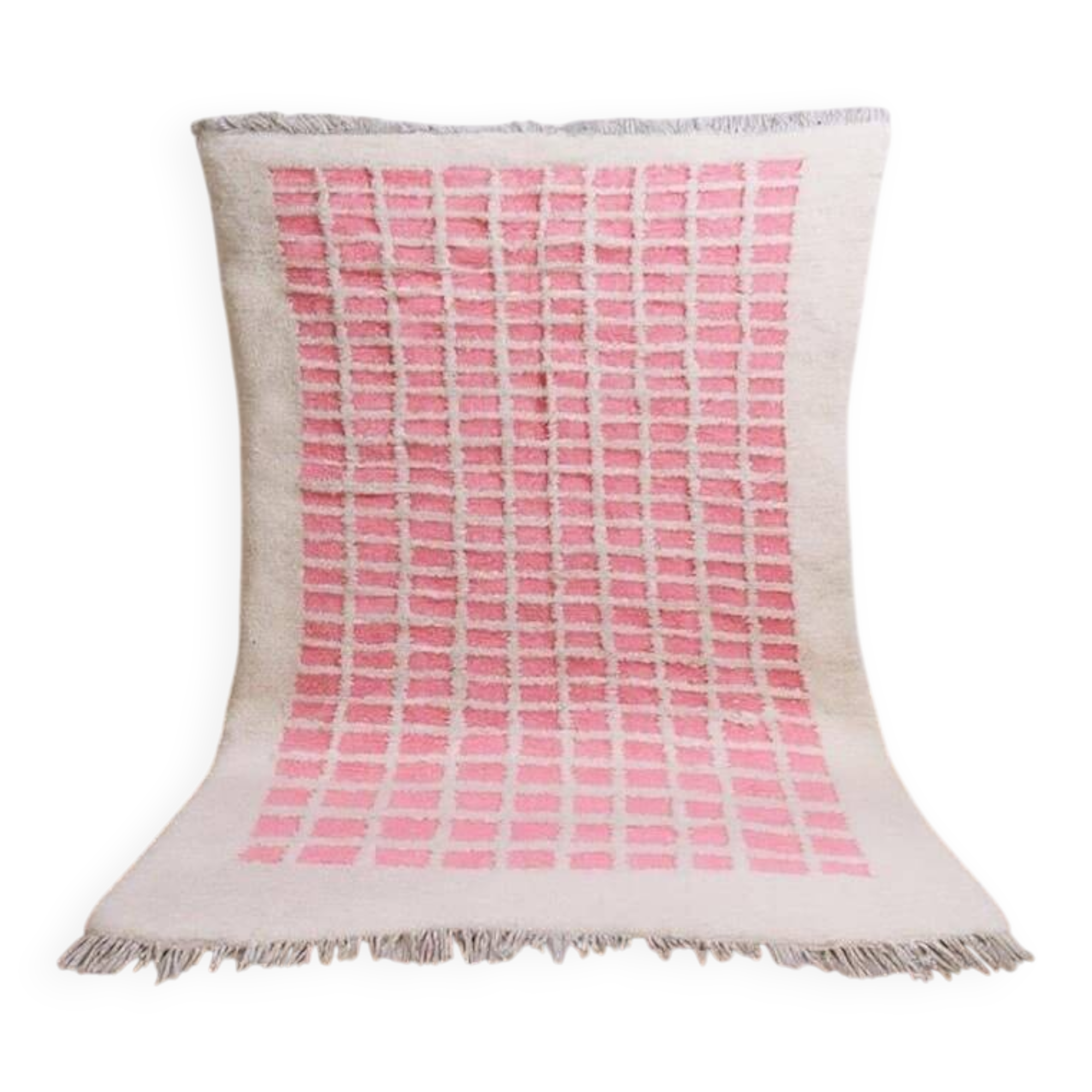 Pink Moroccan rug - traditional Berber rug made of natural wool.