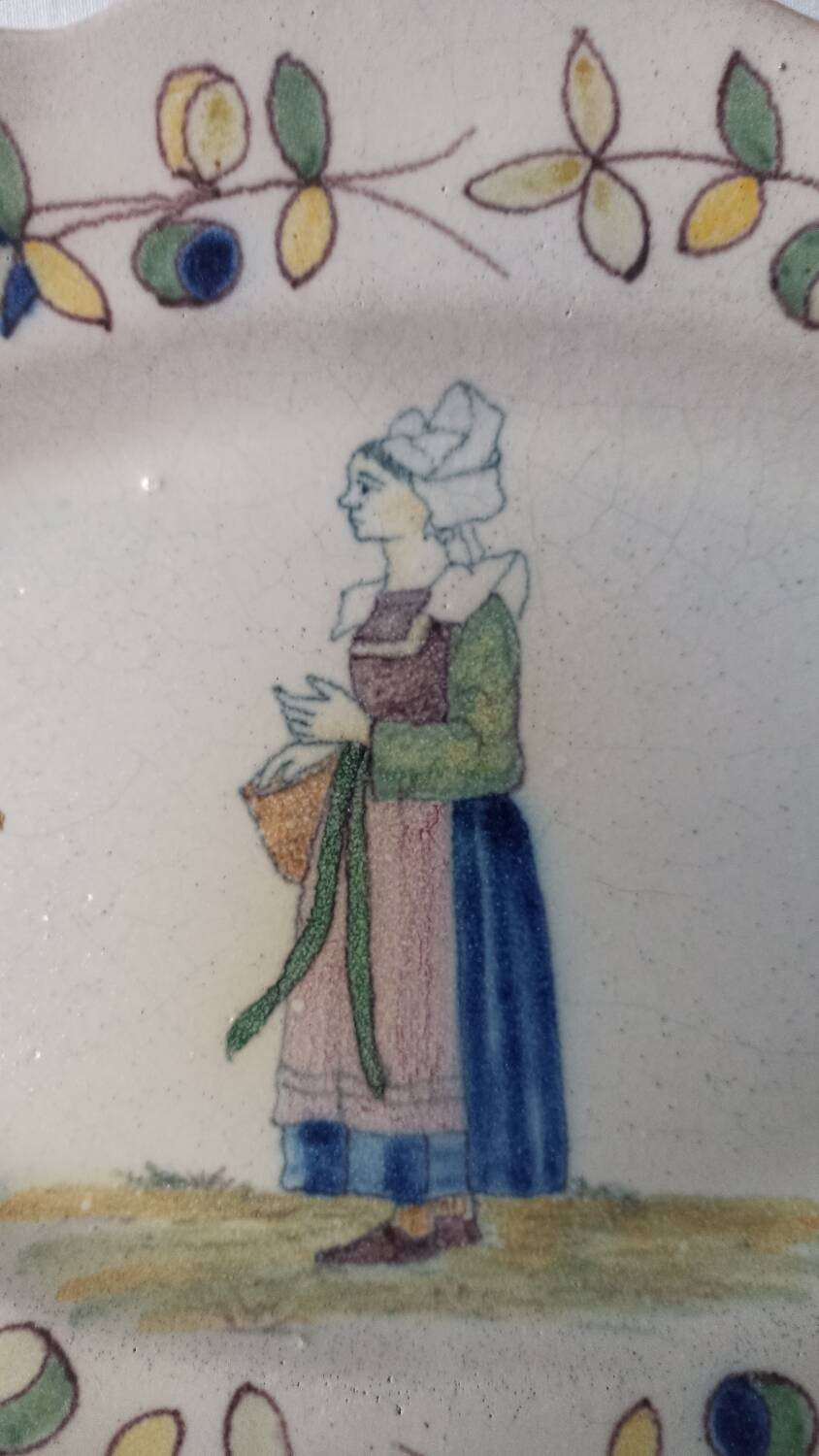 Antique Malicorne earthenware dish by Béatrix Pouplard late 19th century