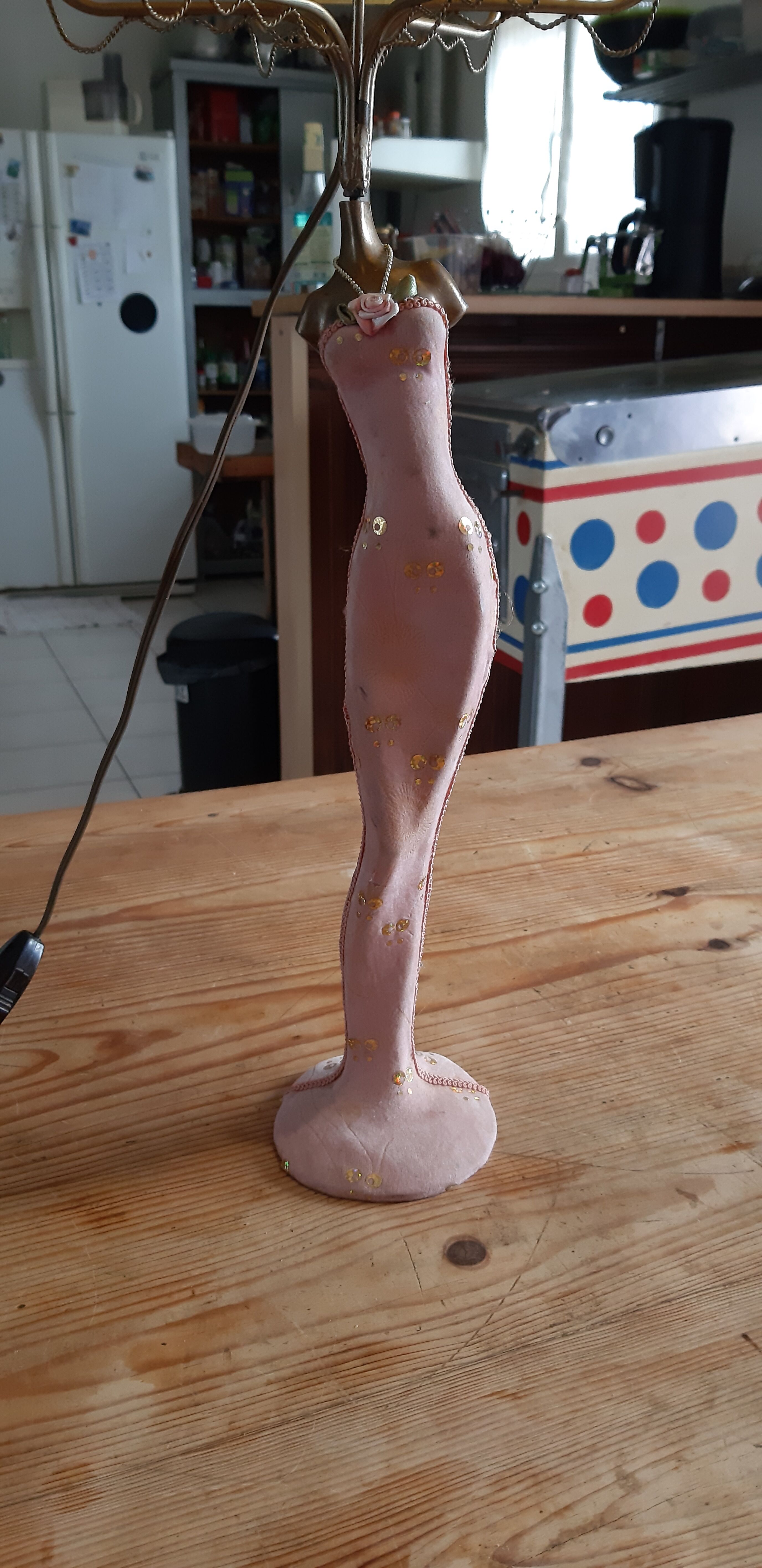 Art deco lamp golden metal and glass pate