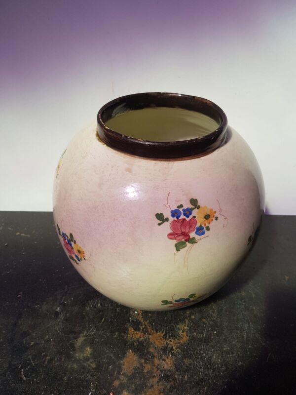 Vase boule Vallauris Jerome Massier décor fleurs peint vintage