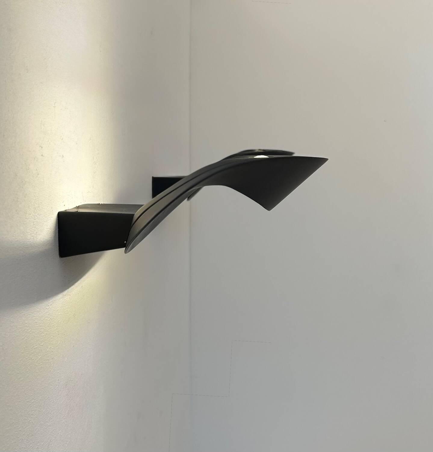 Applique Artemide Mesmeri vintage, noir mat, Italie 1980