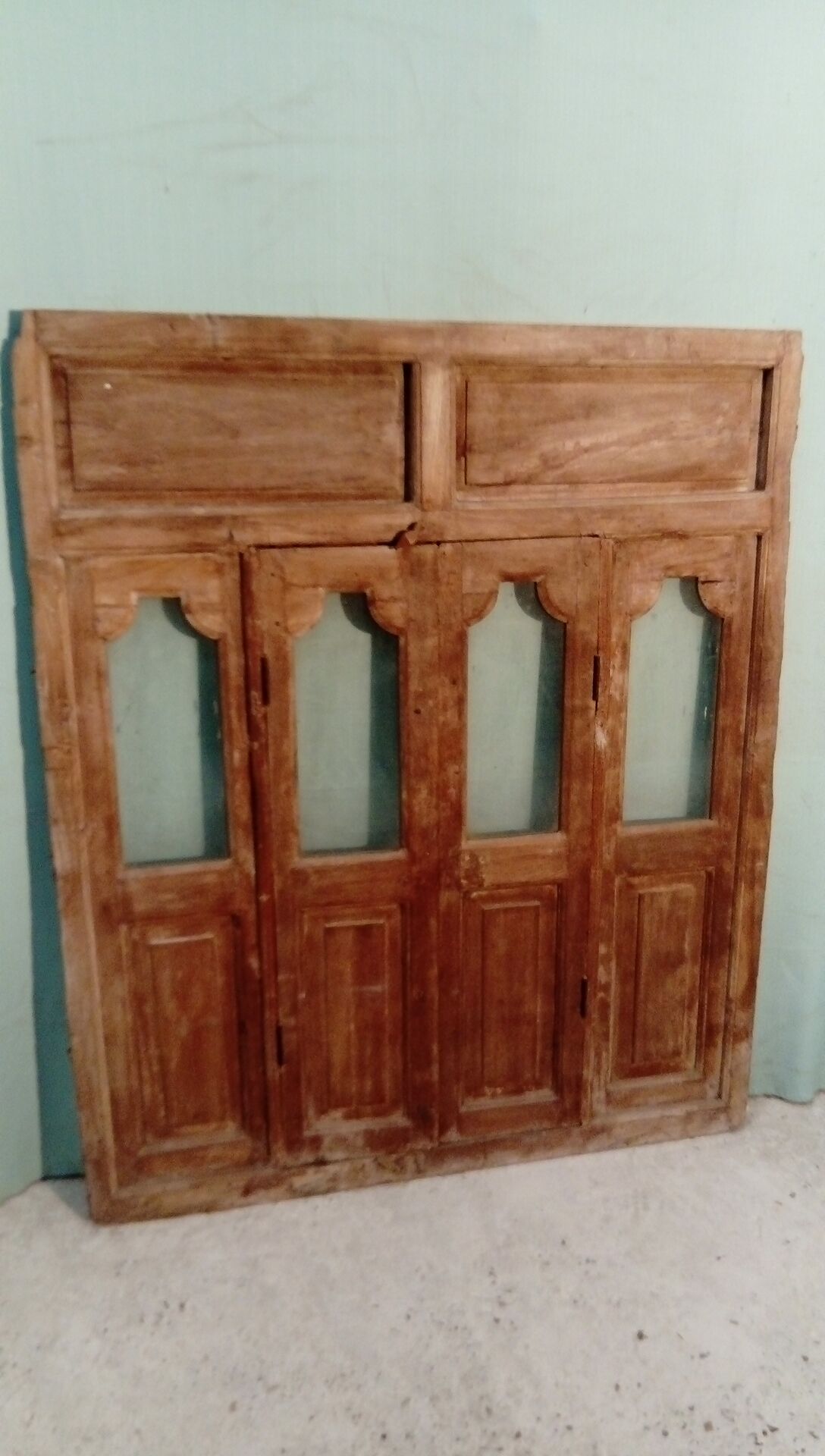 Fenêtre-porte ancienne en teck