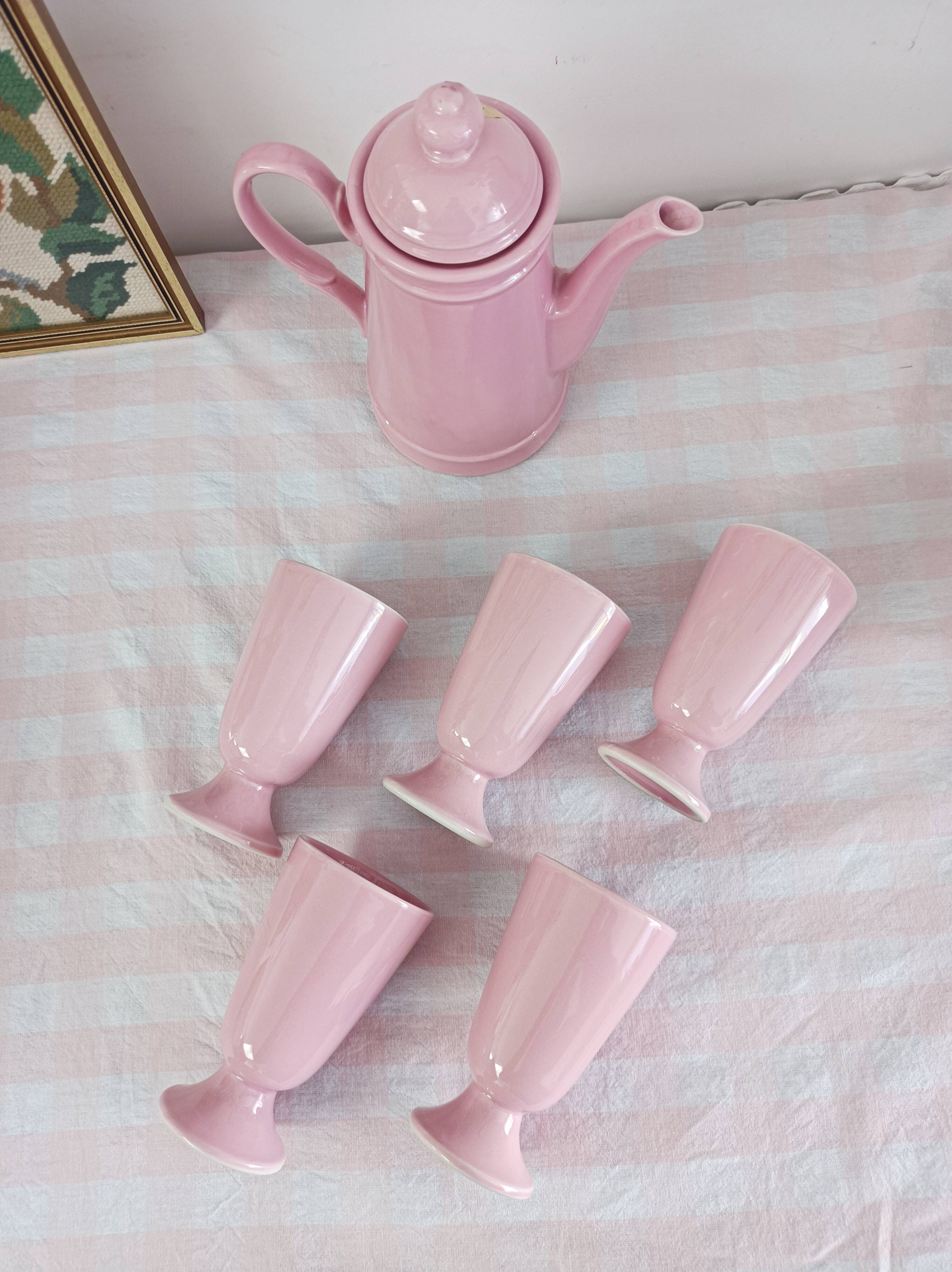 Coffee service, coffee pot and 5 pink mazagrans
