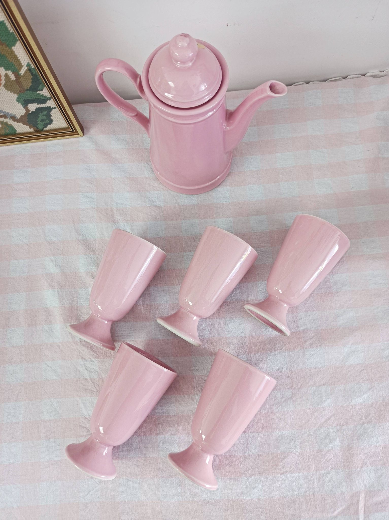 Service à café, cafetière et 5 mazagrans roses
