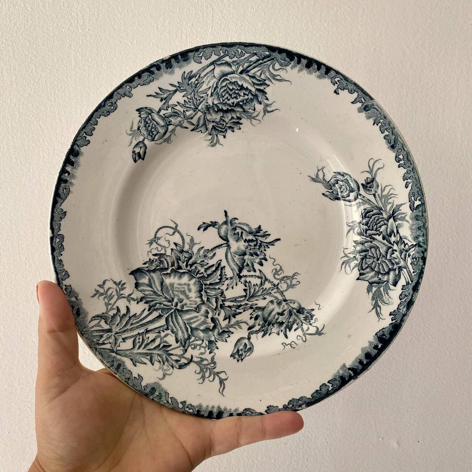 Set of 8 vintage flat ironstone plates - Mismatched -