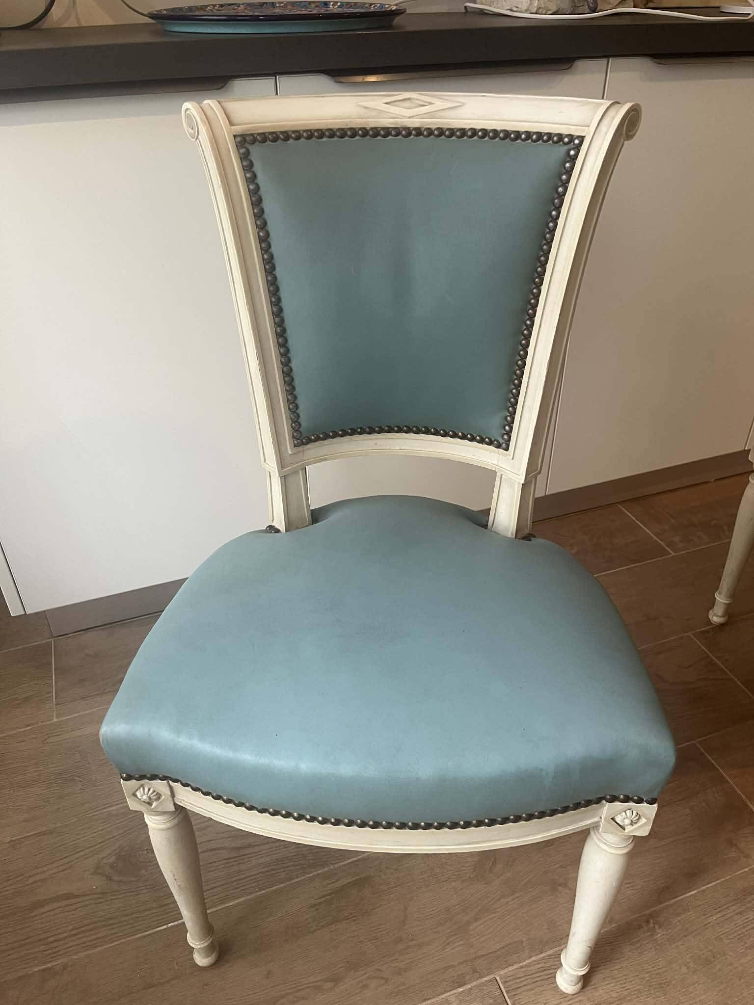 4 chaises style Louis XVI