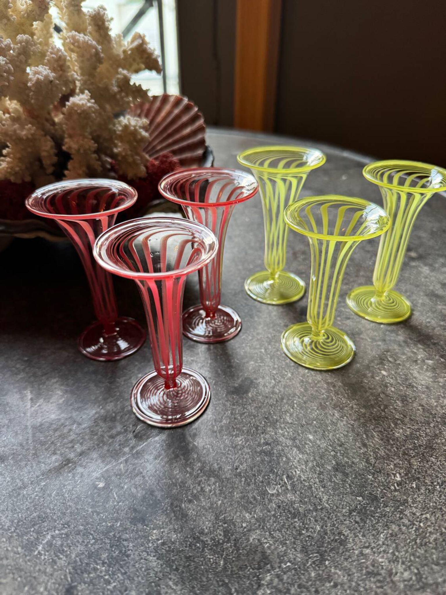 6 mouth-blown twisted glasses from 1925, Germany