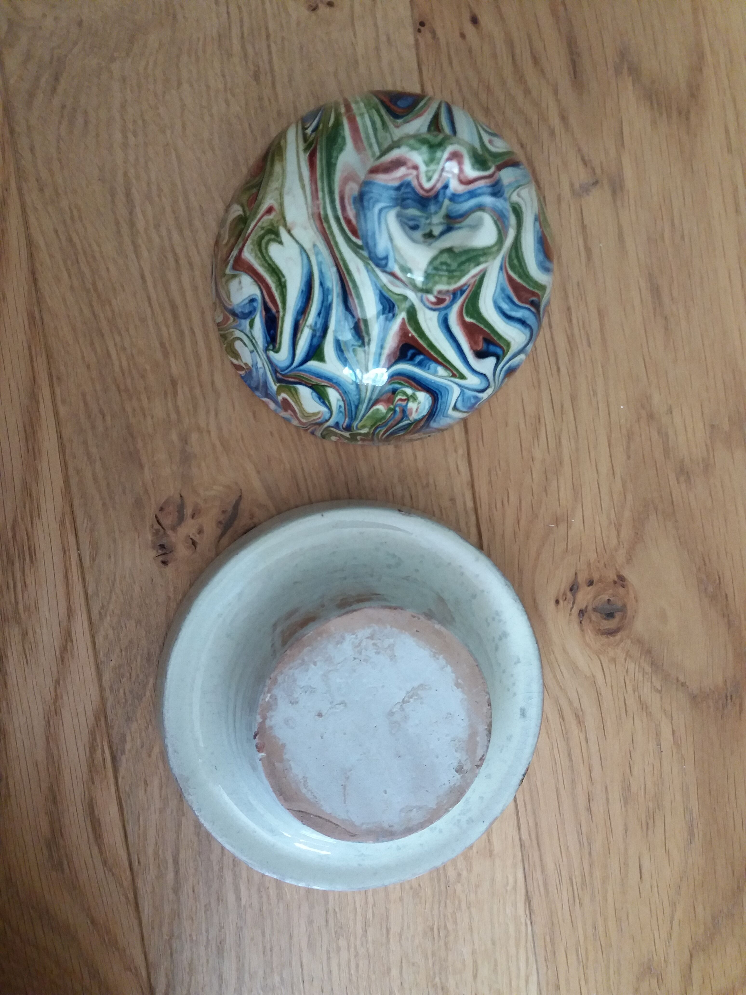 Butter bell in marbled ceramic