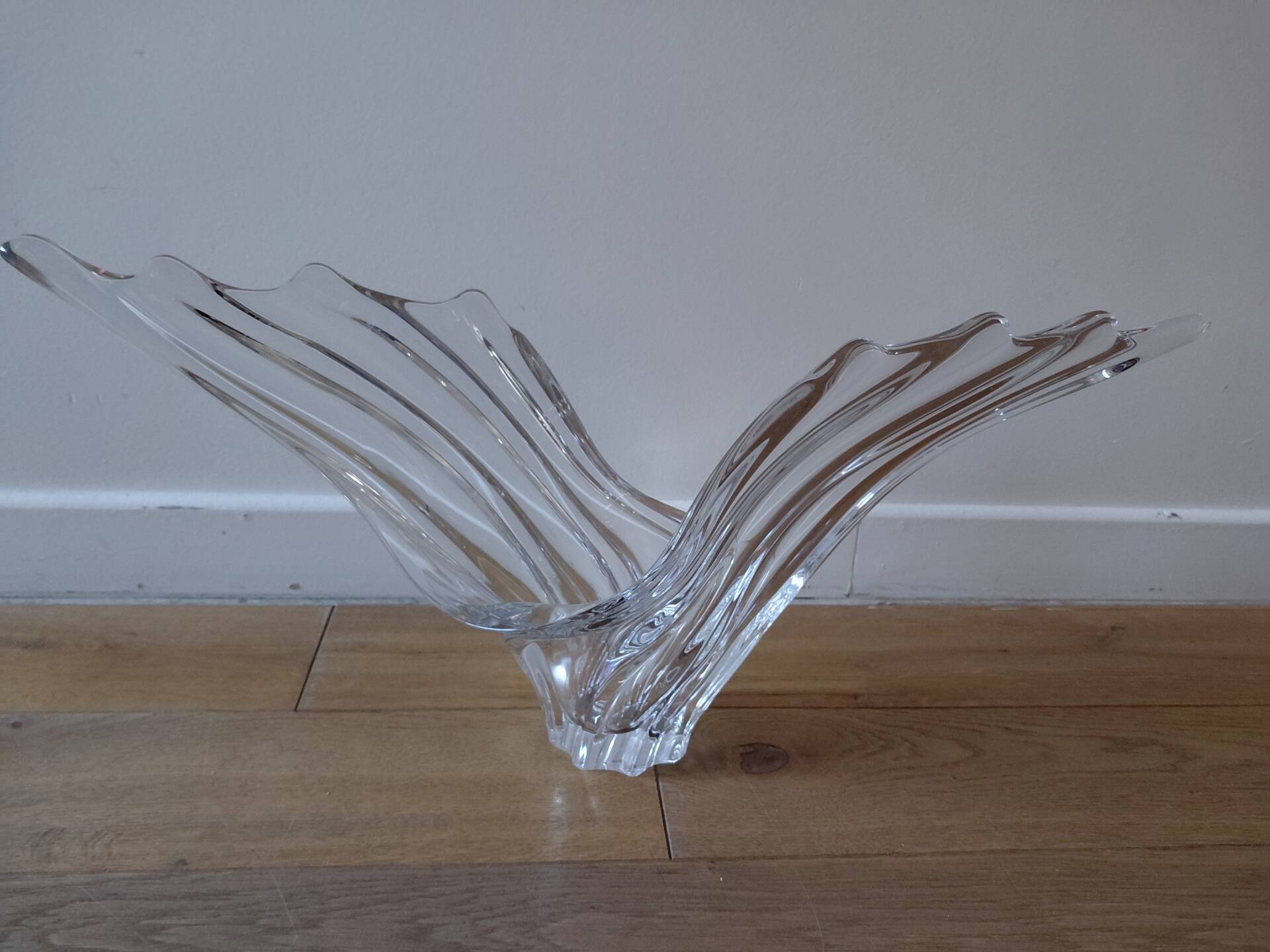 Art Vannes fruit bowl from the 1970s in excellent condition.
