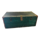 Coffre vert de munition avec lettres dessus