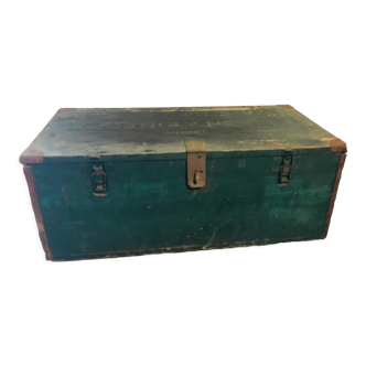 Green ammo chest with letters on it