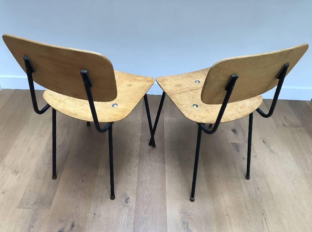 Pair of vintage Carolina Perfecto Airborne chairs 1950