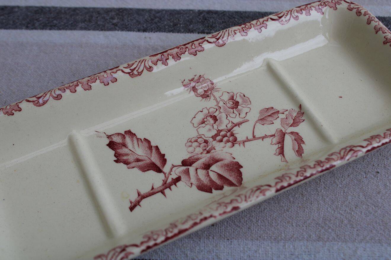 Ceramic soap dish
