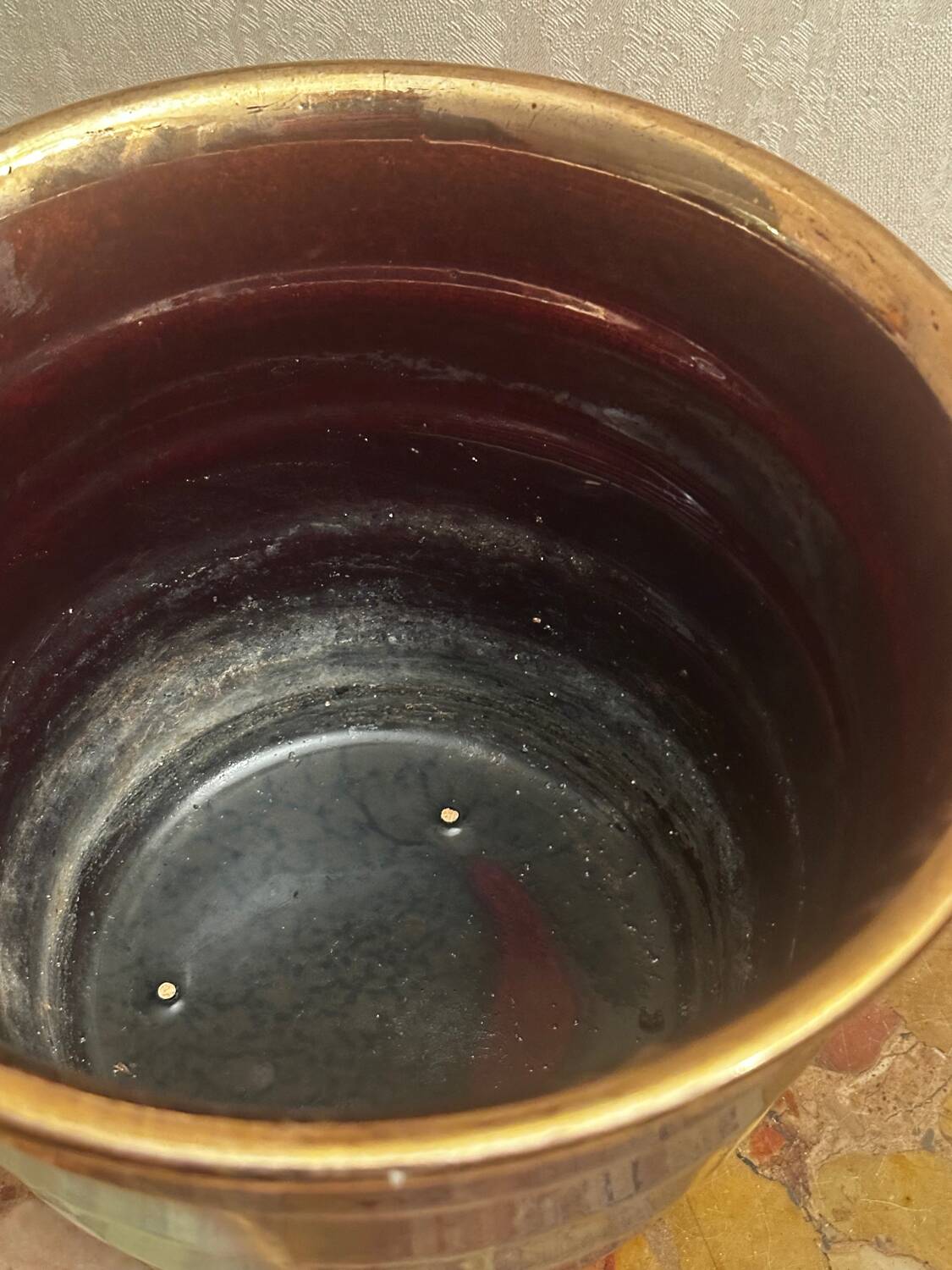 Vintage ribbed ceramic cache pot