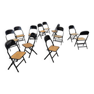 12 chaises pliantes Clarin Corporation