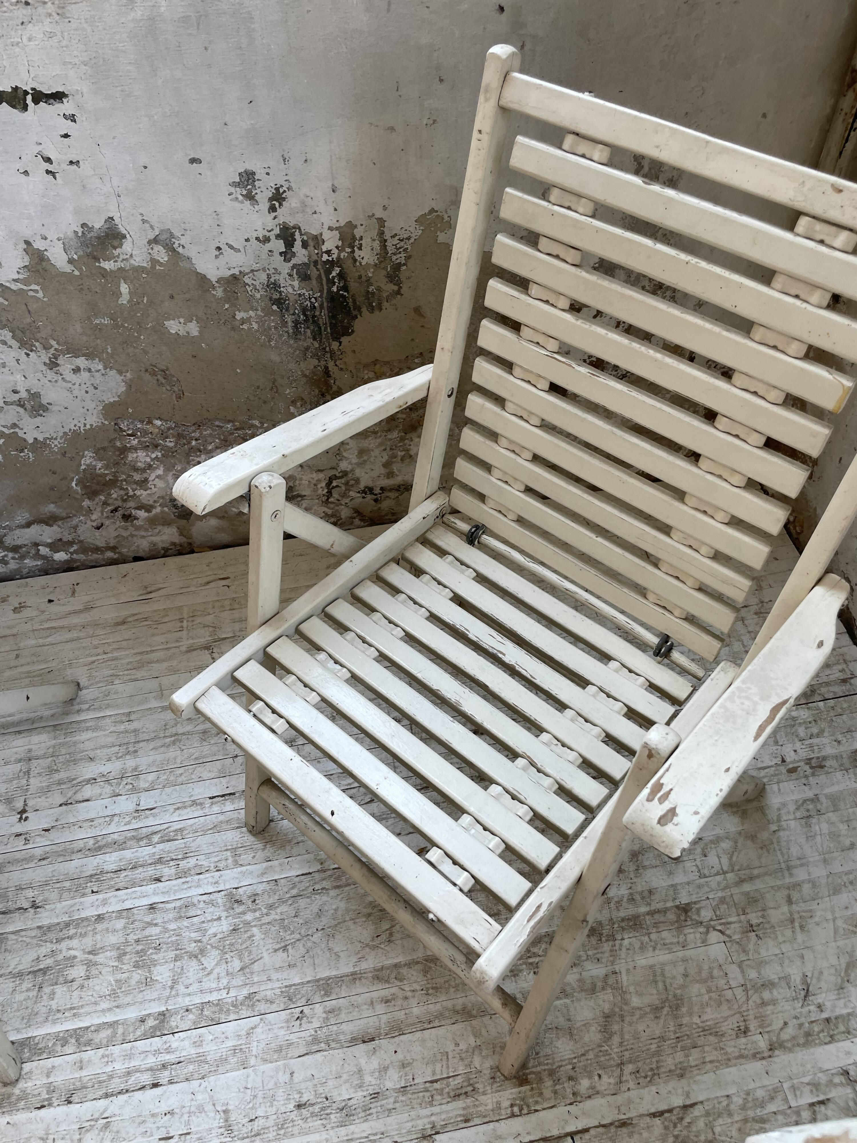 4 white wooden garden chairs