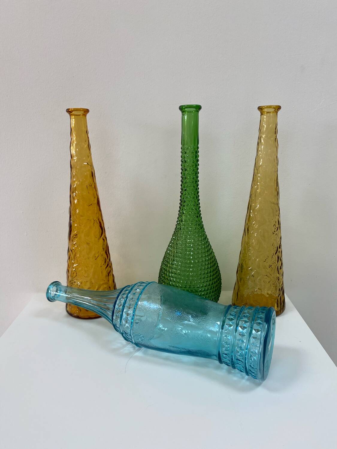 Bouteille en verre d'Empoli bleu, Italie années 60