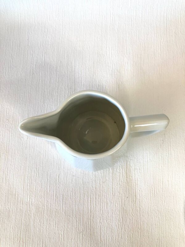 Ensemble Pichet Tasses  Bistrot Apilco ancien blanc liseré jaune et vert