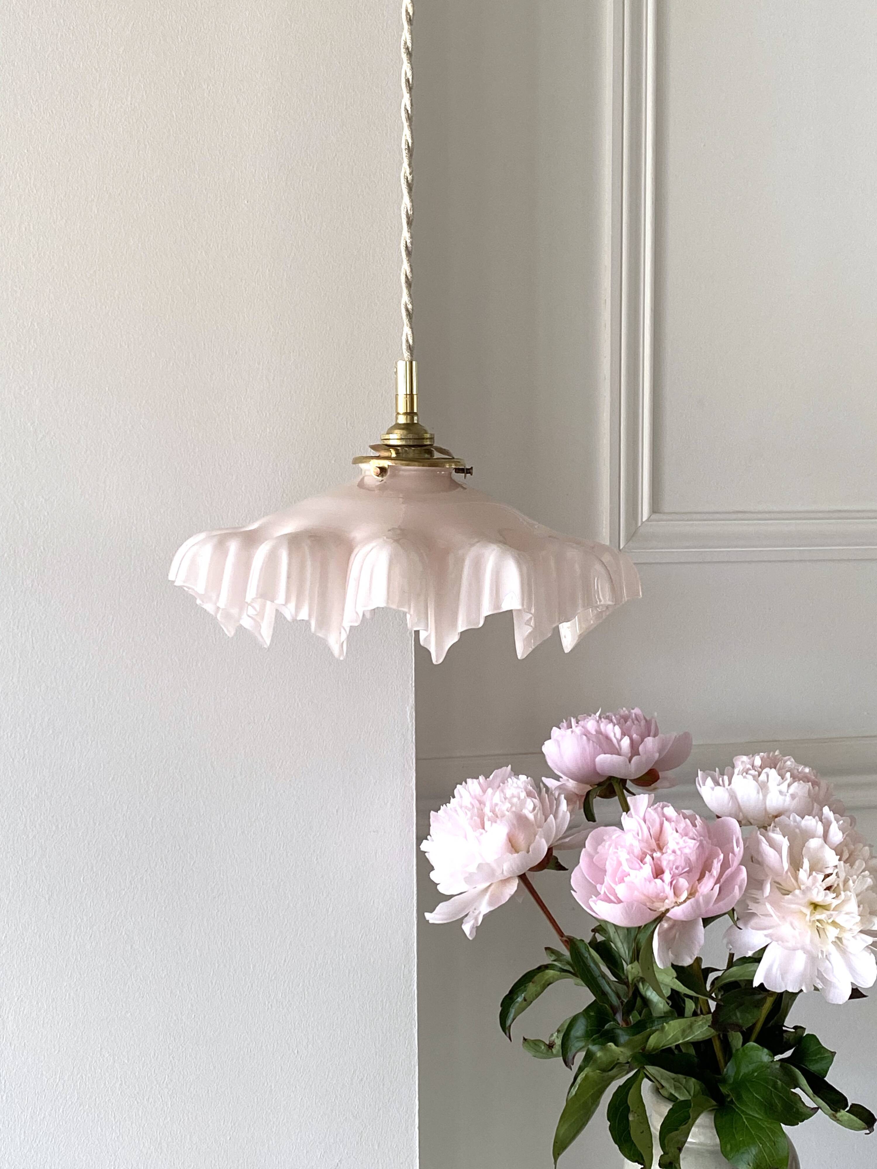 “Frou frou” pendant light