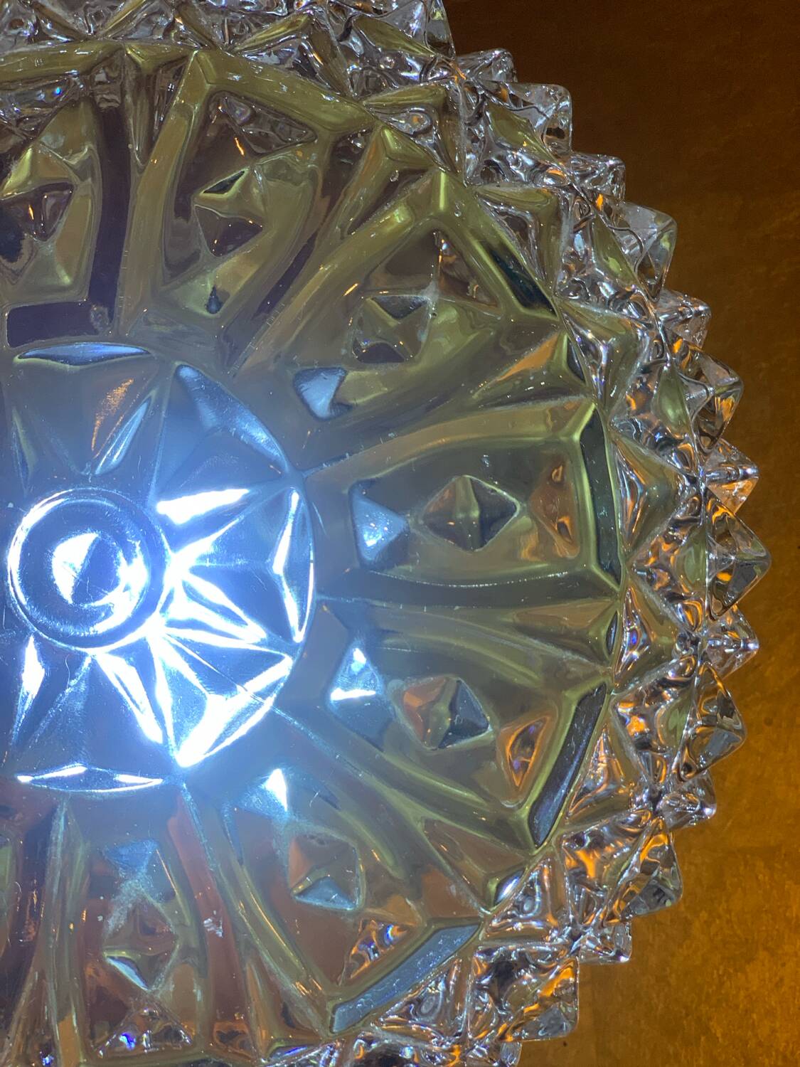 Round star-shaped glass ceiling light