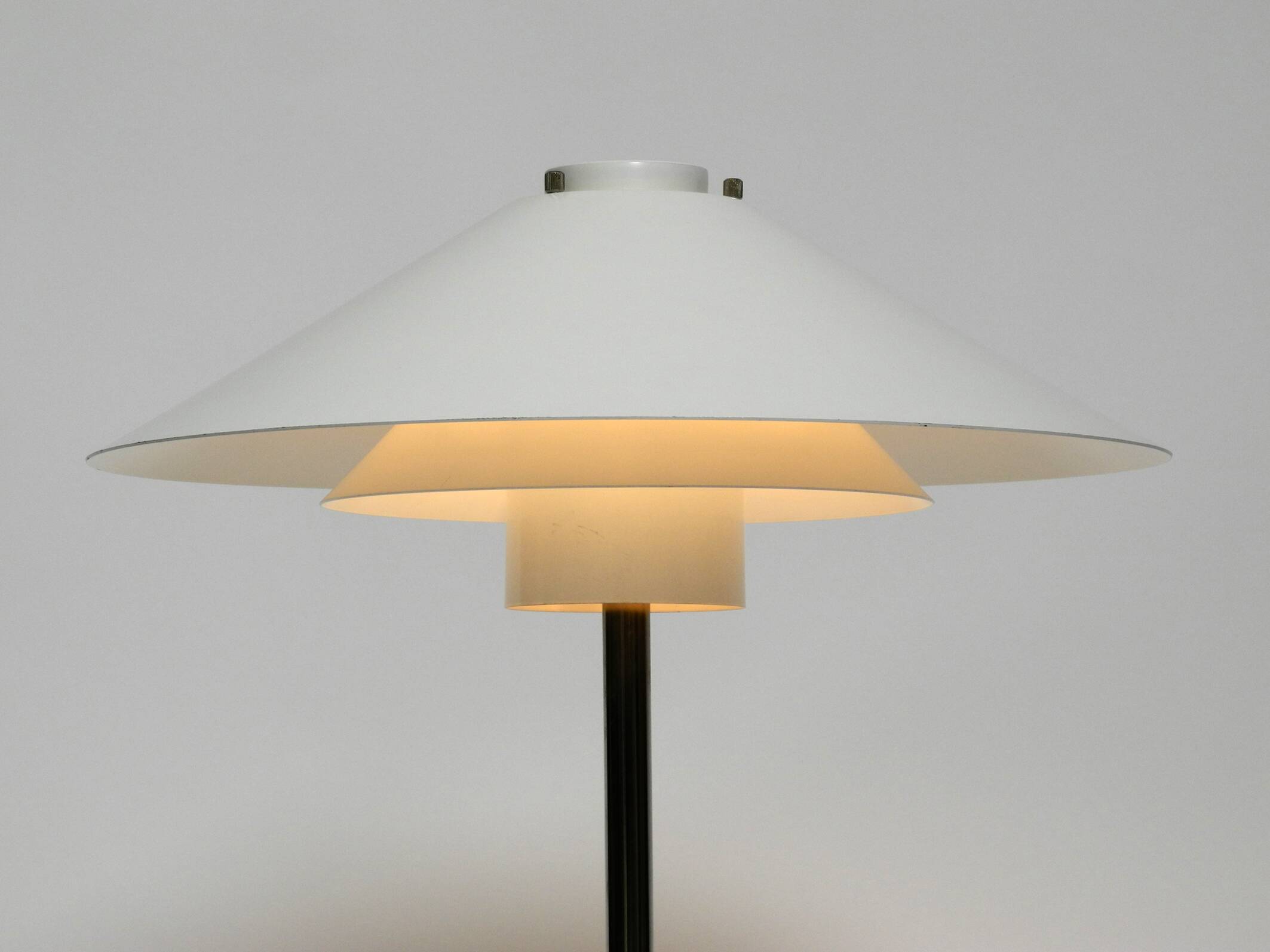 Magnifique et rare lampe de table très grande des années 70 par Christian Hvidt pour Nordisk Solar.