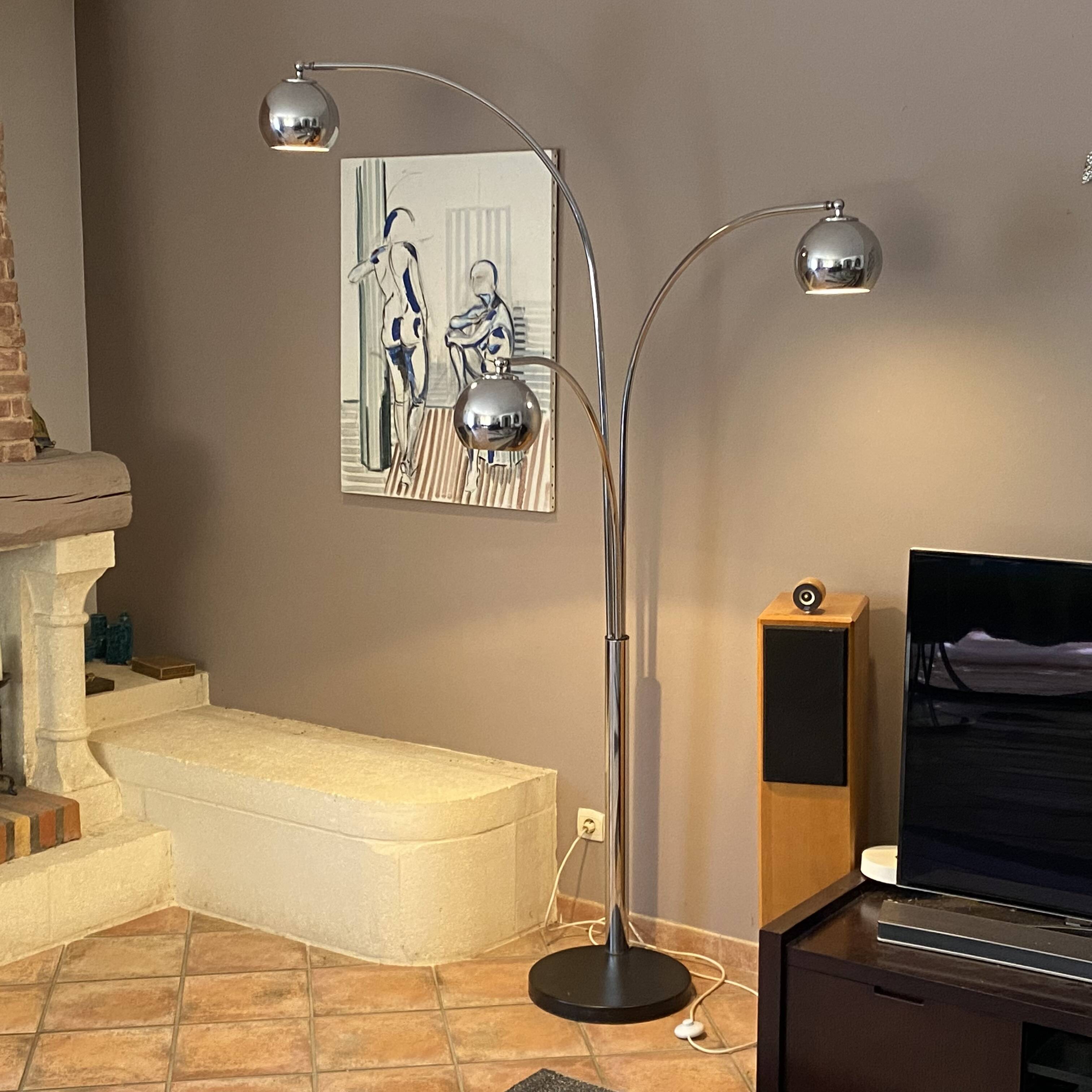 Lily of the Valley floor lamp by Goffredo Reggiani. 1970.