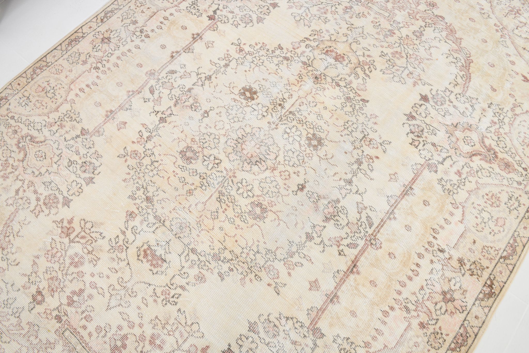 Tapis beige classique Distressed 282x193cm