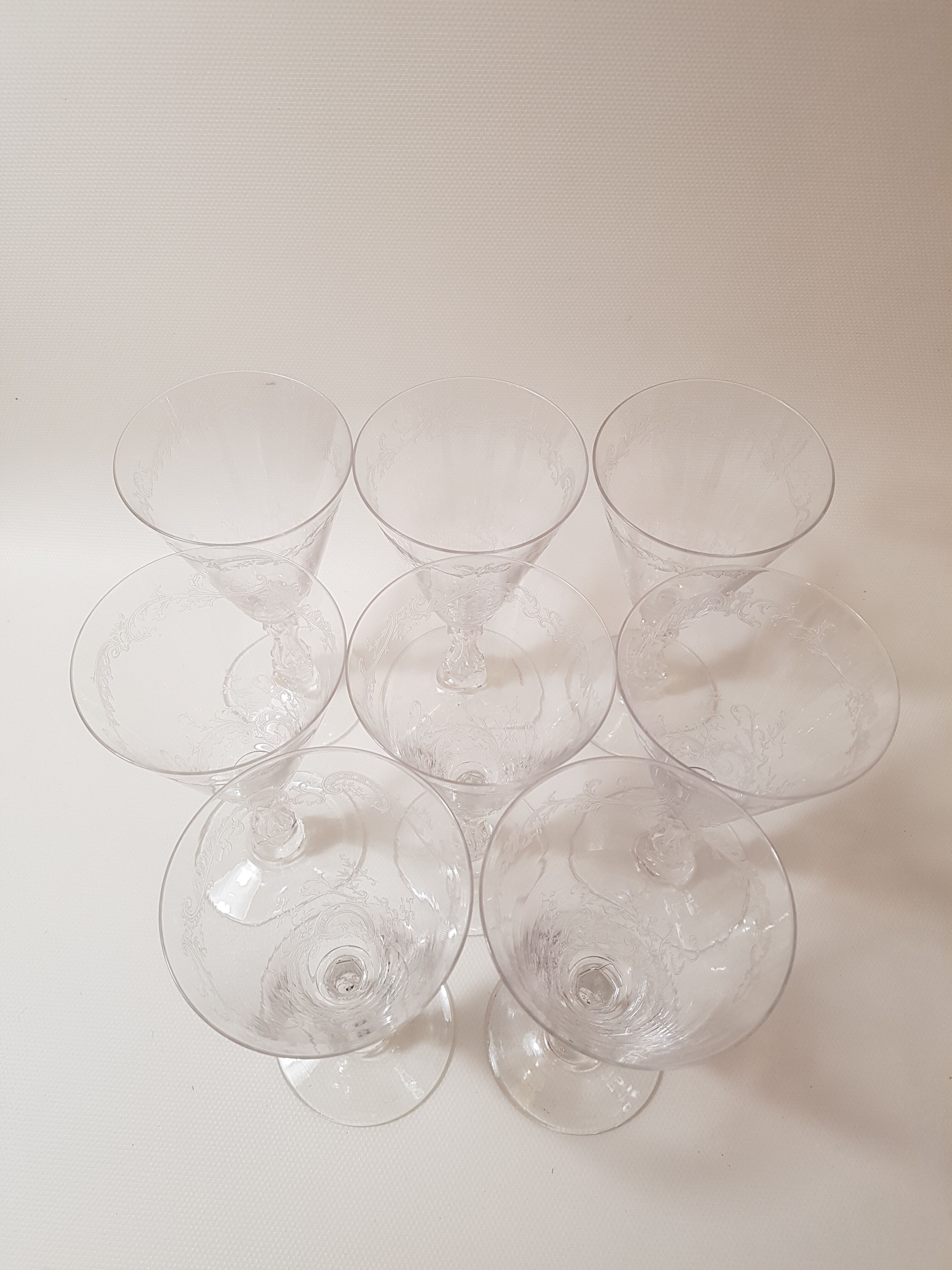 Série de 6 grands verres à vin cristal Baccarat modèle ballon